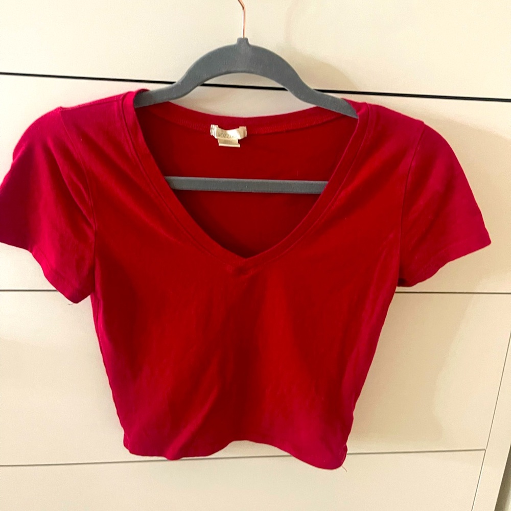 red vneck crop top